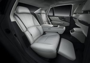 Lexus LS500h AWD 2020 года  (WW)